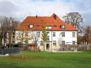 Das Kleine Theater im Jugendstilpark.